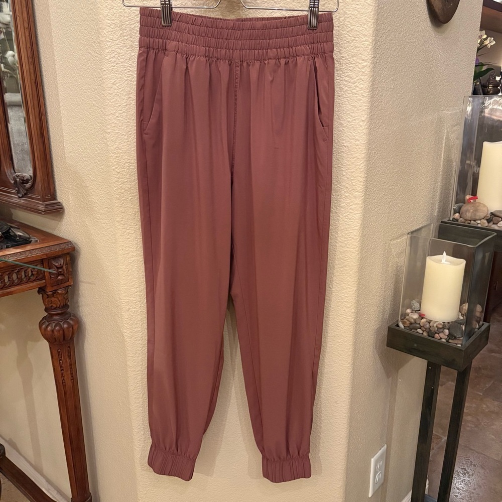 VUORI Women Light Brown Villa Jogger Pants Size Small